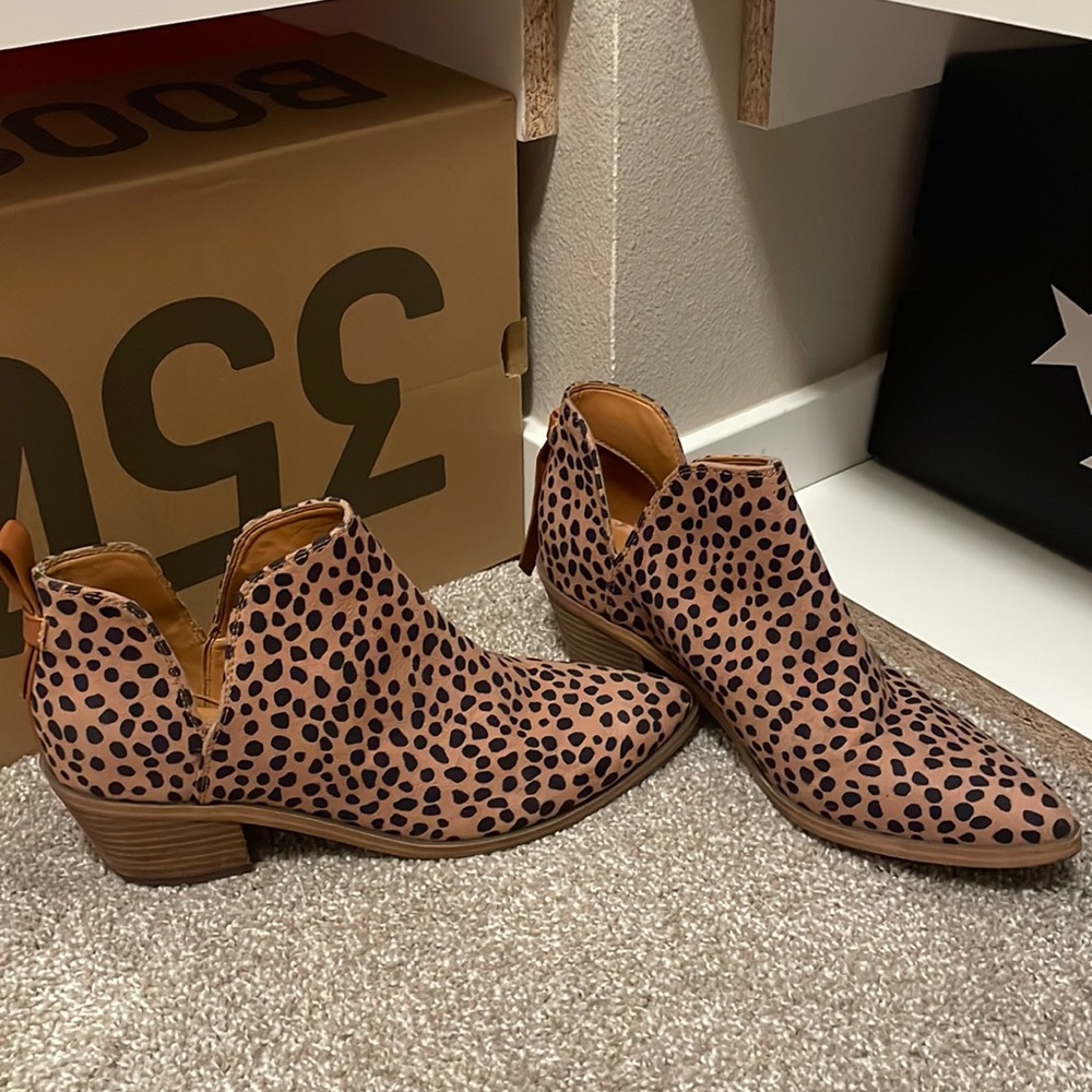 Nine West ankle boot size 7 1/2